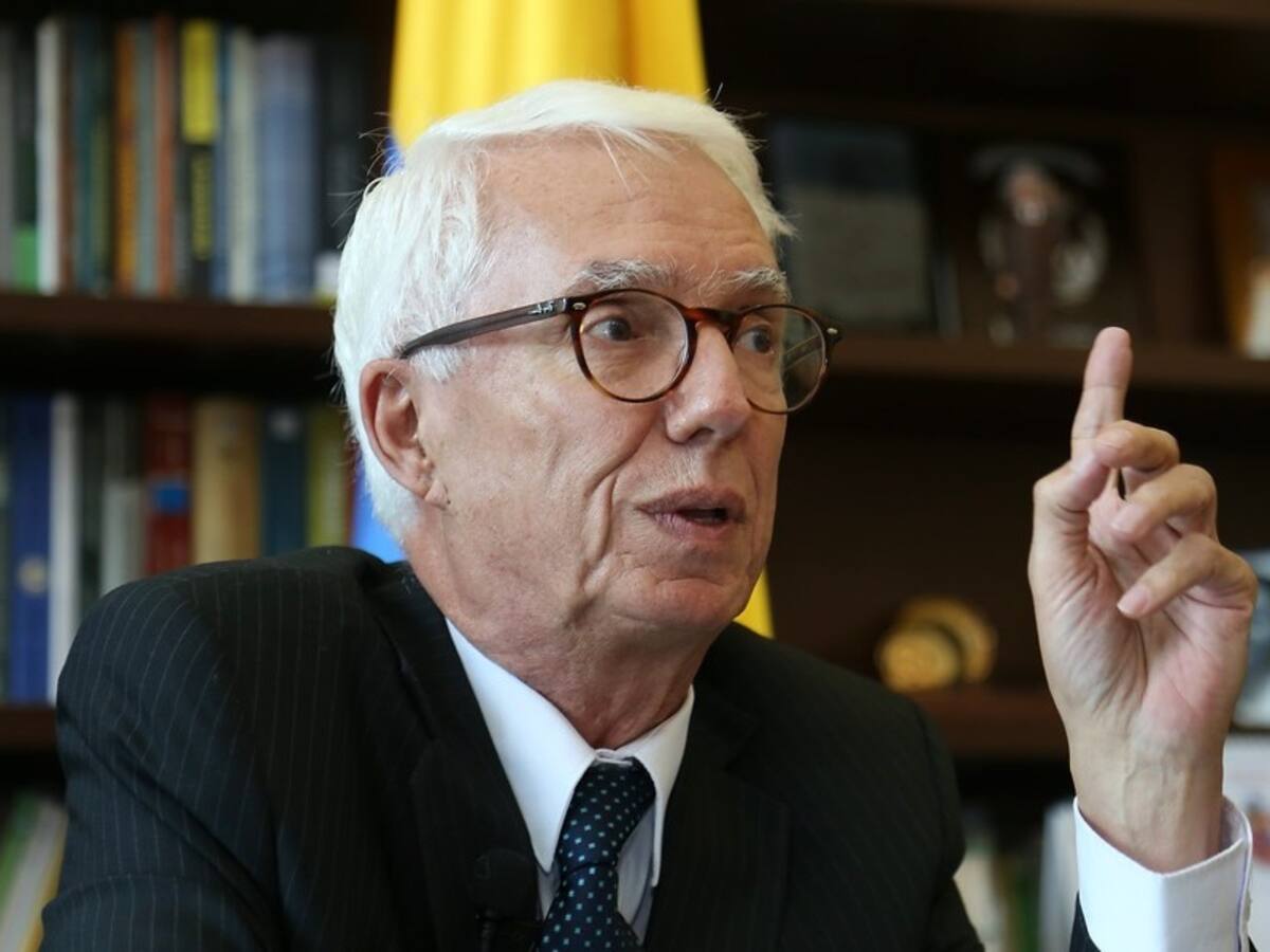 Preocupa que llamen ricos a quienes tienen ingresos de más de $10 millones: Robledo