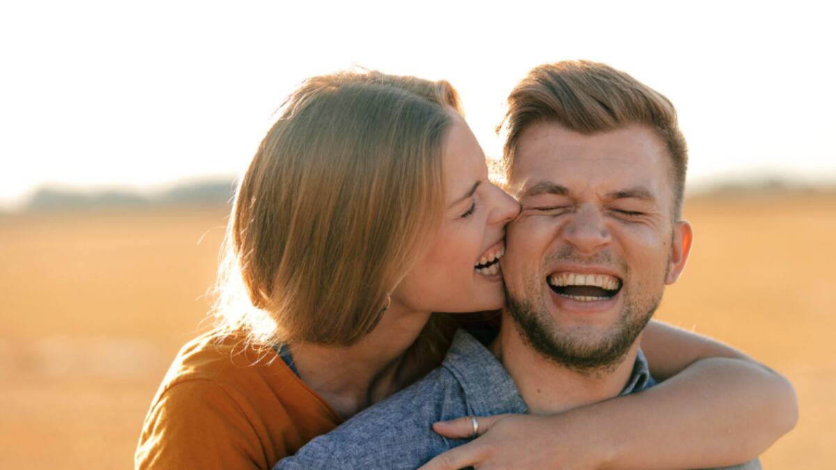 ¿Qué significa que su pareja lo quiera morder suavemente? Psicólogos responden