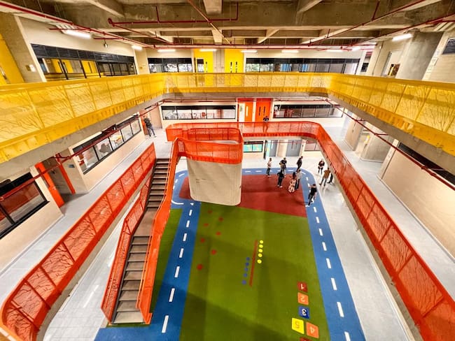 Inauguración Colegio Jhon F Kennedy. Cortesía: Área Metropolitana