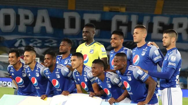 Jugadores de Millonarios previo a un partido de la Liguilla de Eliminados
