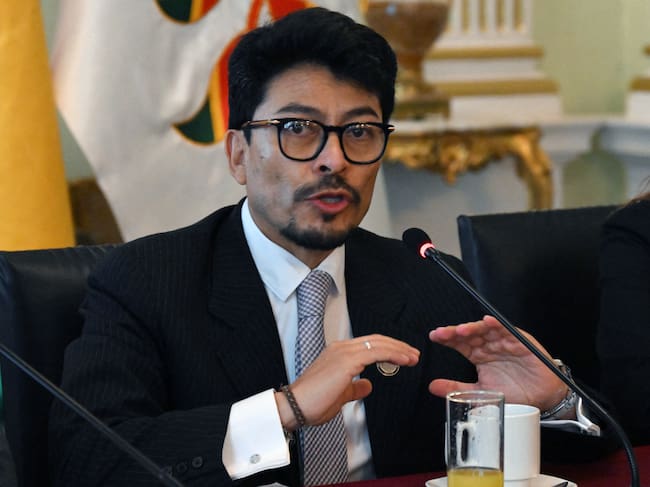Bolivia�s Foreign Minister Fernando Aramayo speaks during a meeting with the international press on May 6, 2026, in La Paz. On the occasion, Aramayo stated that the country is seeking to reach a technological cooperation agreement with the United States to boost the development of its lithium industry. (Photo by Aizar RALDES / AFP)