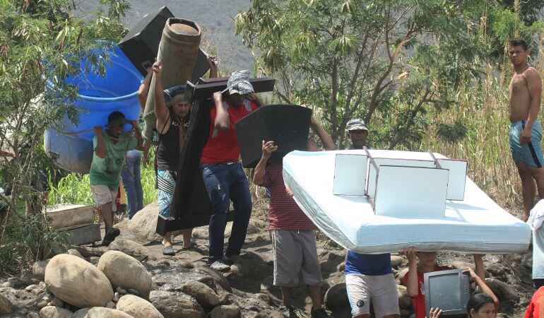 Colombianos deportados desde Venezuela