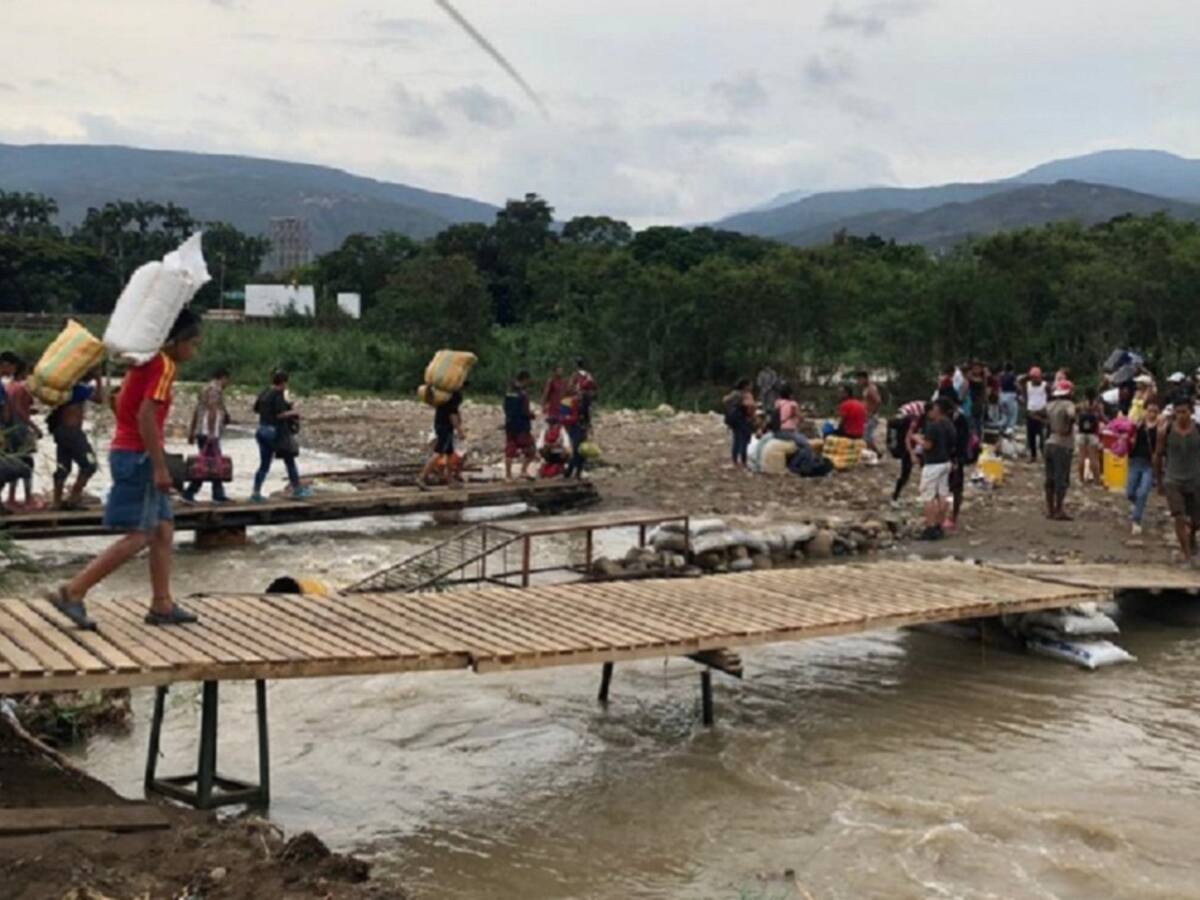 700 policías reforzarán seguridad en trochas con Venezuela