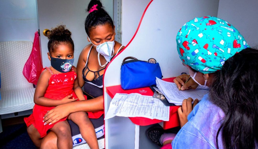 La primera jornada se realizó en Boston, sector El Pueblito, los barrios con mayor incidencia de la enfermedad