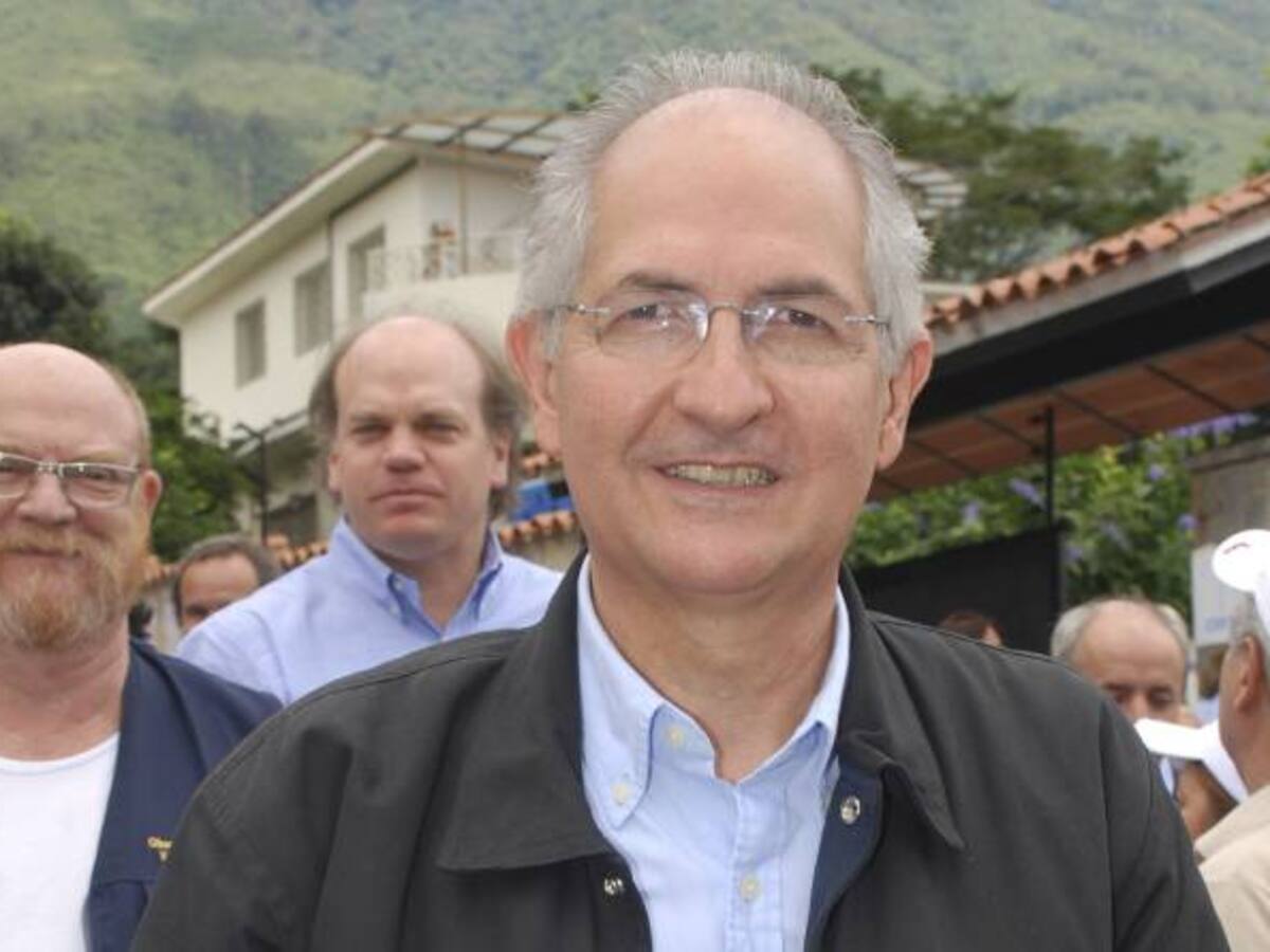 Ledezma viaja hacia un país europeo, confirma su esposa Mitzy Capriles