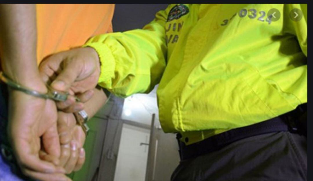 Los cinco sujetos fueron detenidos en un operativo de la Policía. 