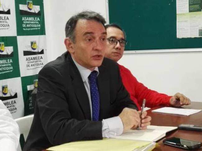 La lista de bienes de las Farc ha sido exhaustiva: Enrique Santiago