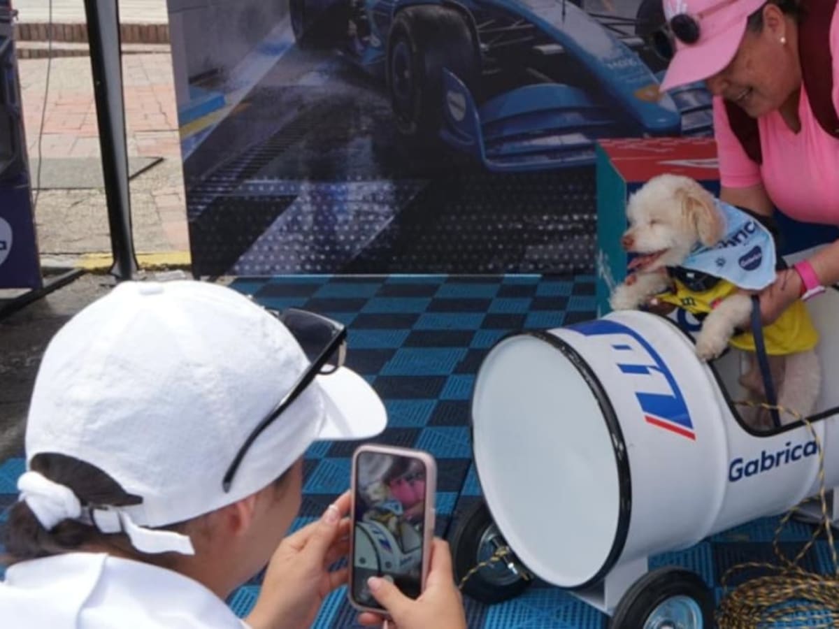 Instalan estaciones ‘Pit Stop’ para mascotas en la ciclovía de Bogotá: juegos, veterinaria y más