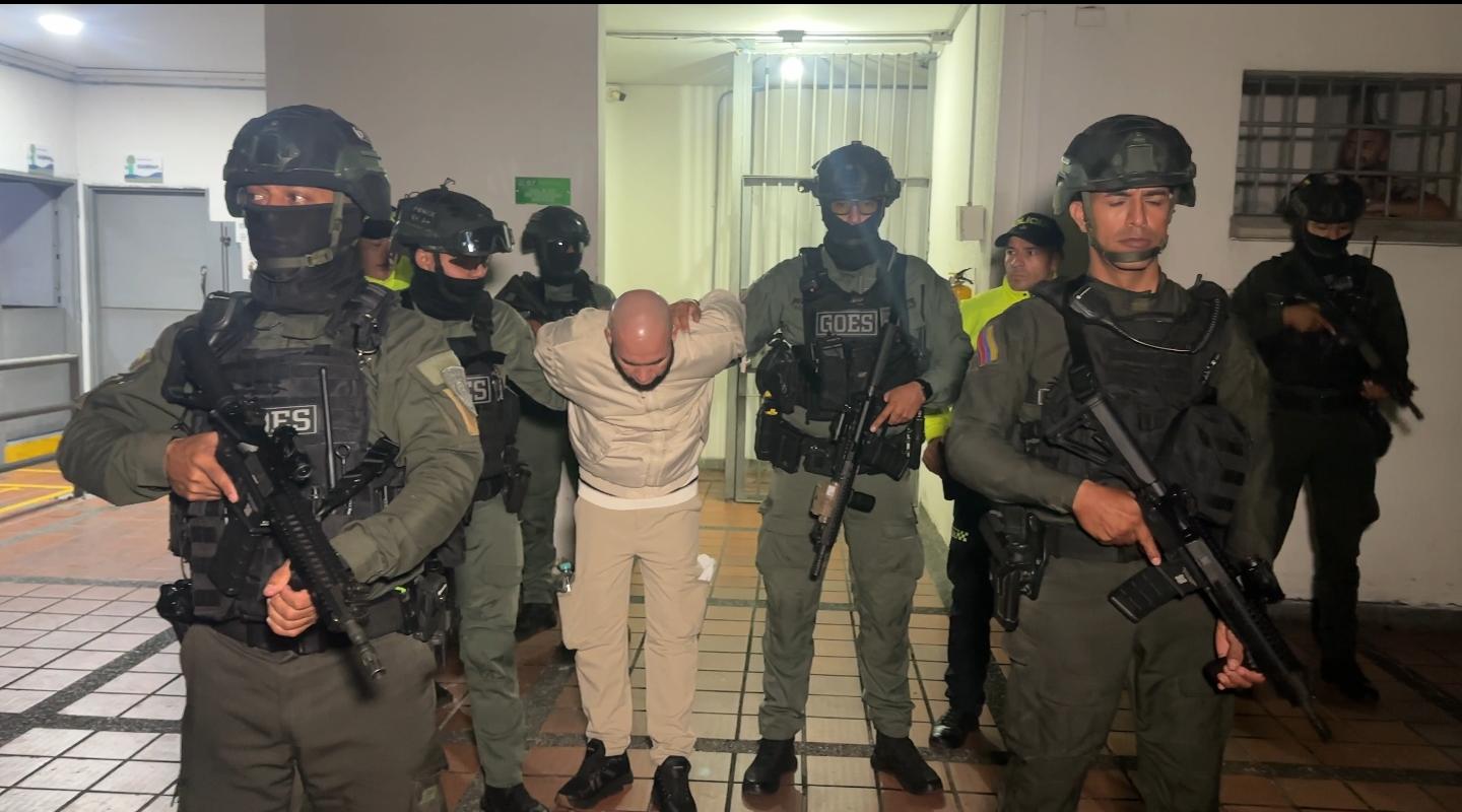 Foto: Traslado de alias 'Cakín' a Bogotá - Policía Metropolitana de Pereira