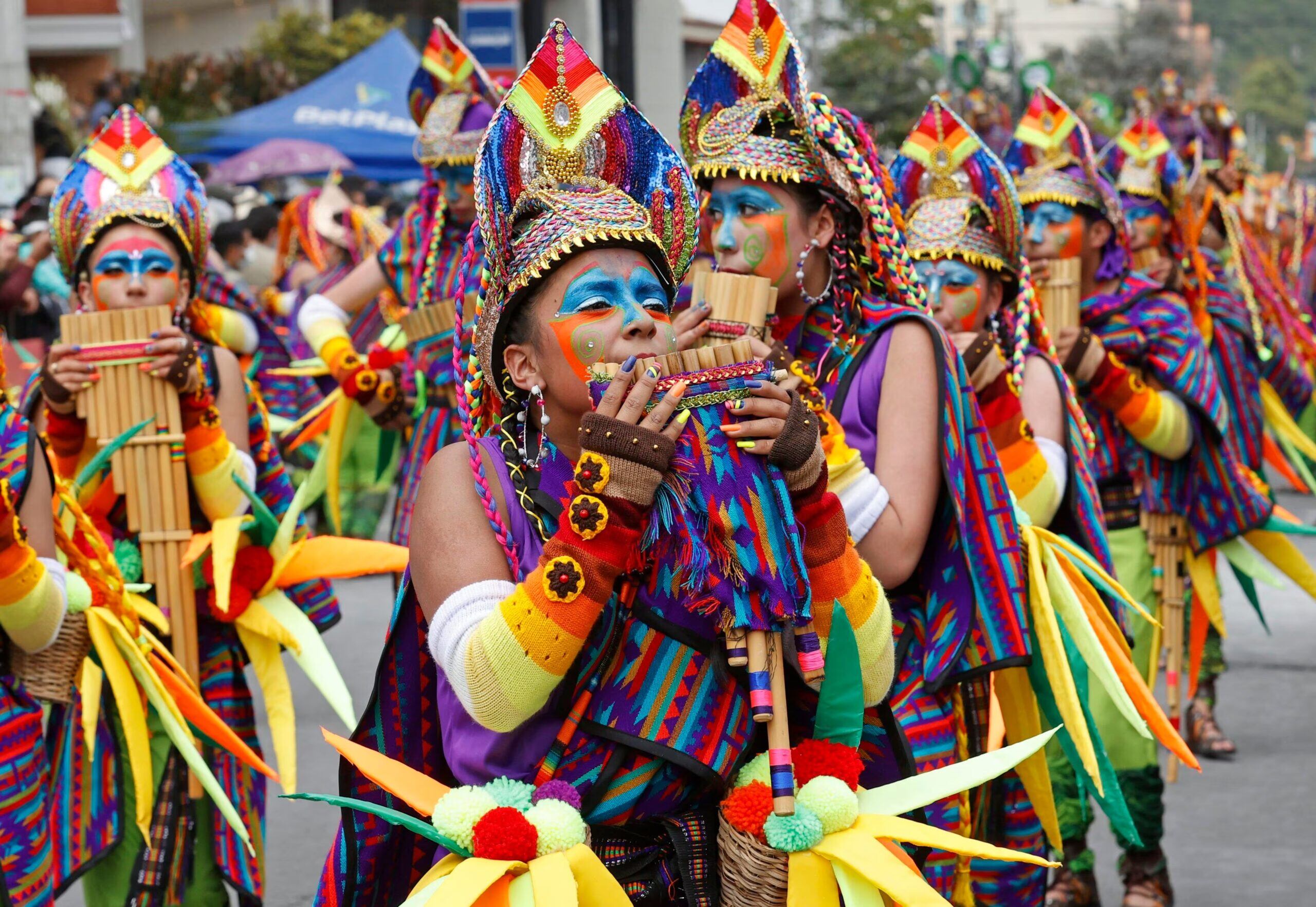 Carnaval de Negros y Blancos, la tradición indígena que cuenta la historia de Colombia./ Tomada de: Colombianos ilustrres