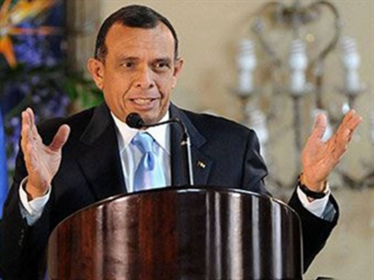 Destitución de cuatro magistrados es un "golpe técnico" de Estado: Presidente de Honduras