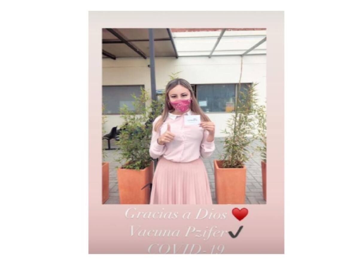 Politóloga fue vacunada contra el COVID 19 de manera irregular