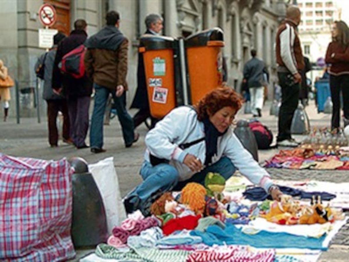 Reiteran fallo que obliga al Distrito a generar trabajo para los vendedores ambulantes