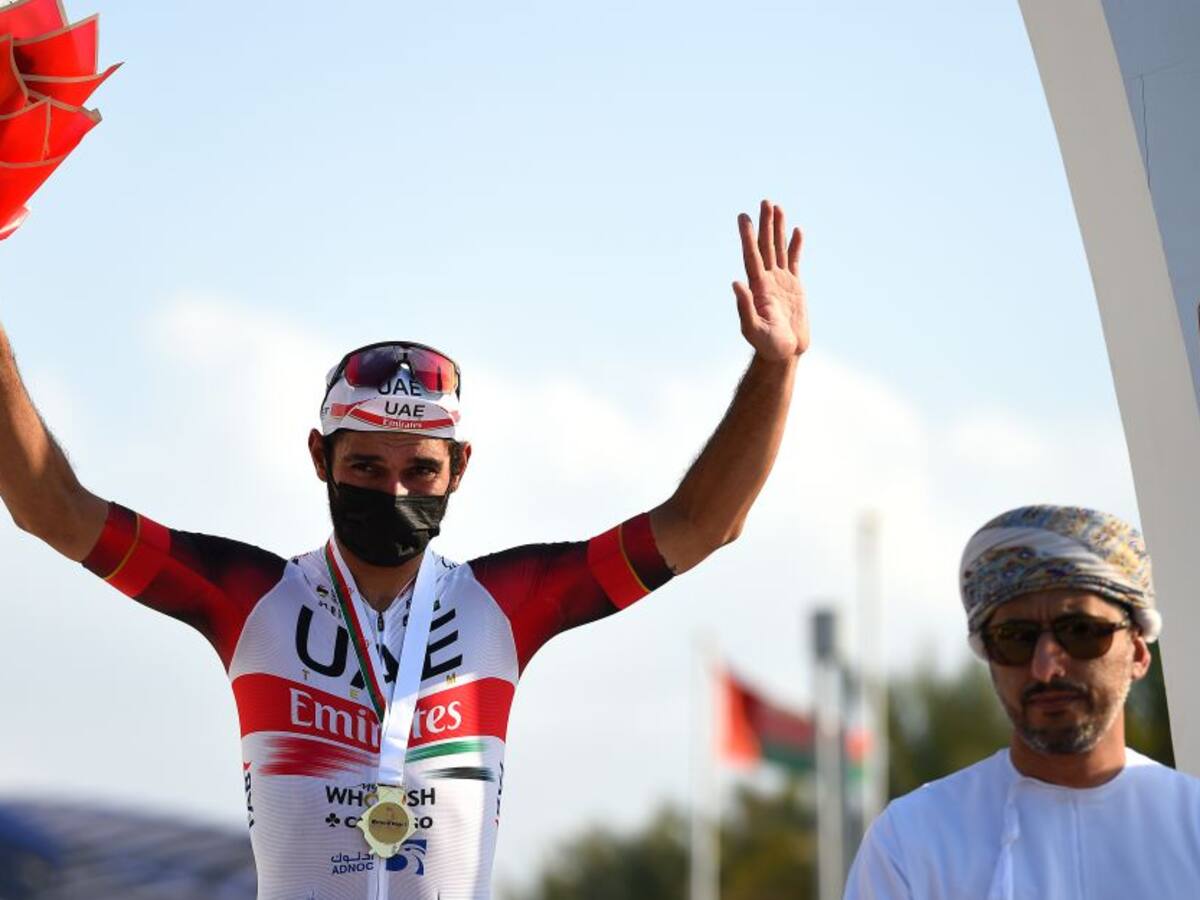 Fernando Gaviria se estrenó con victoria y liderato en el Tour de Omán