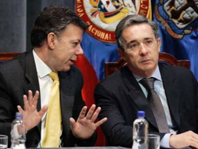 Santos dice que el distanciamiento con Uribe no tiene importancia