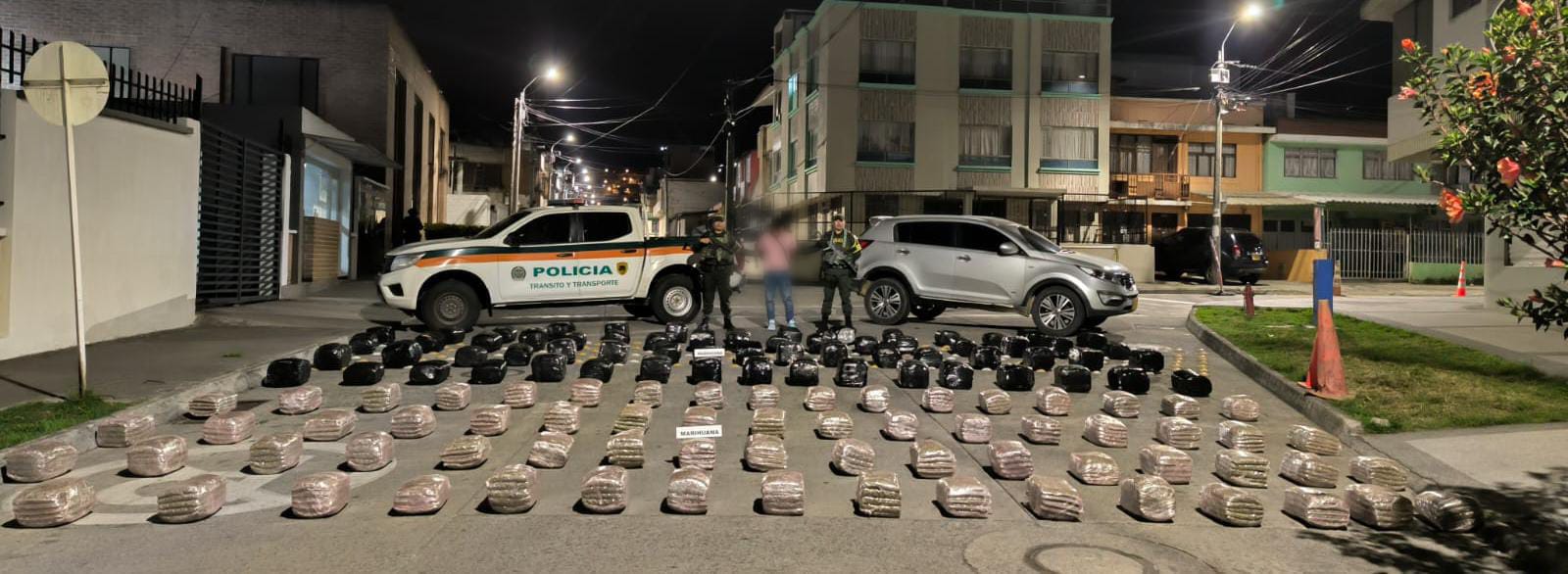 Incautan media tonelada de droga en un vehículo de alta gama en Nariño | Foto: Policía Nariño.