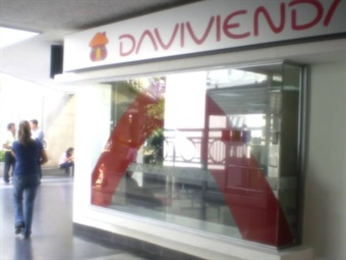 Delincuentes roban un Davivienda en el centro de Armenia