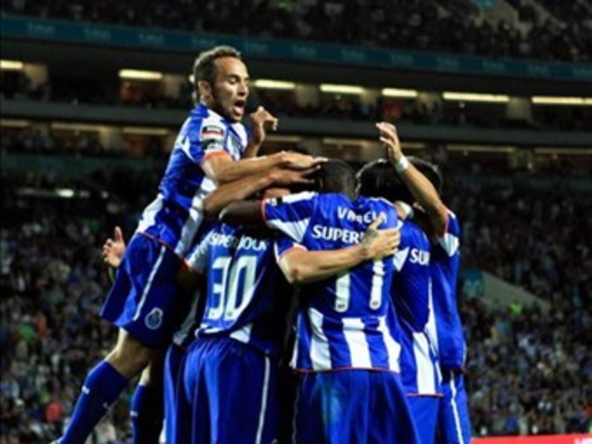 Oporto derrota al Olhanense con Falcao García y es líder único en Portugal.