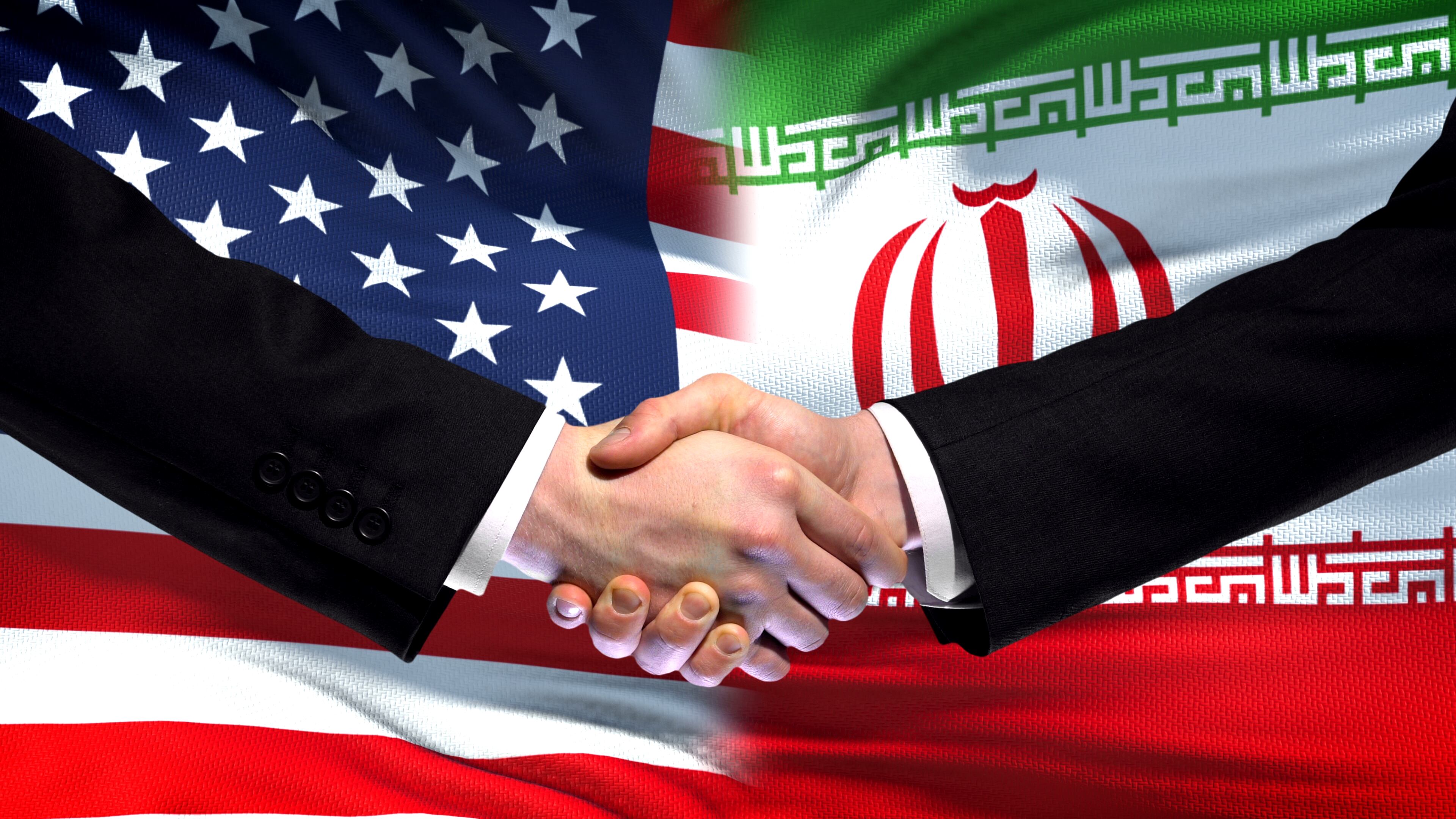 Banderas de Estados Unidos e Irán. Foto: Getty Images