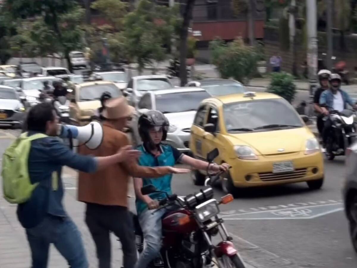 Dos concejales salen a las calles a realizar una campaña de cultura ciudadana