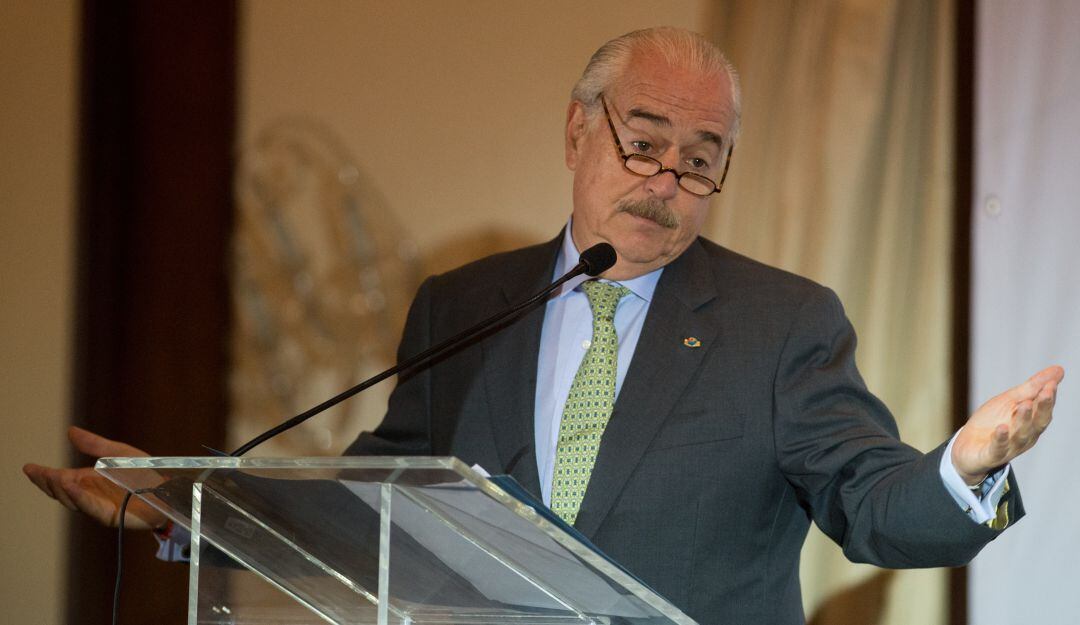 El expresidente colombiano dijo que la mesa electoral donde votó Keiko Fujimori fue declarada como "ilegible" a pesar de que no es así.