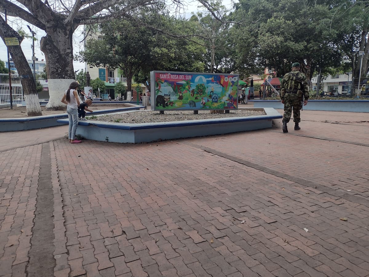 Hombre fue asesinado y le dejaron un panfleto en zona rural de Santa Rosa, sur de Bolívar