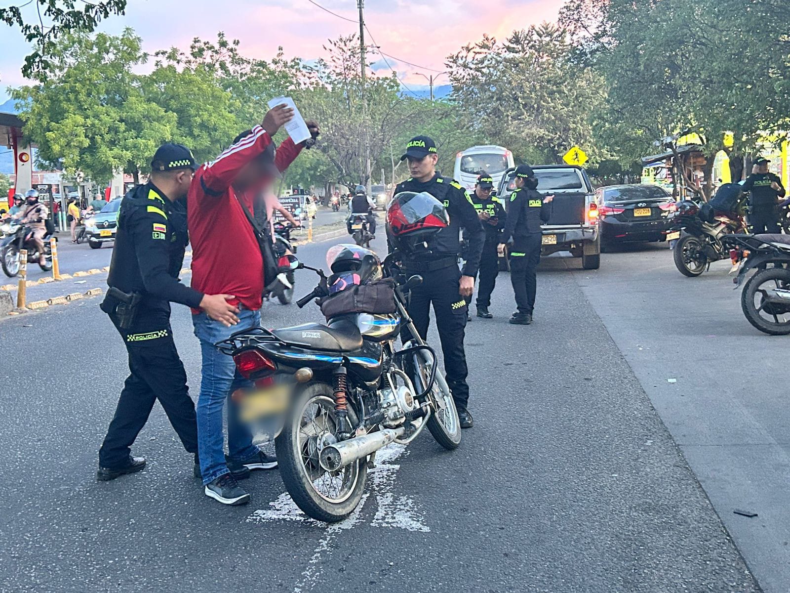 206 a requerimientos de patrulla, 126 a riñas y 90 a casos de violencia intrafamiliar. Foto policía Neiva