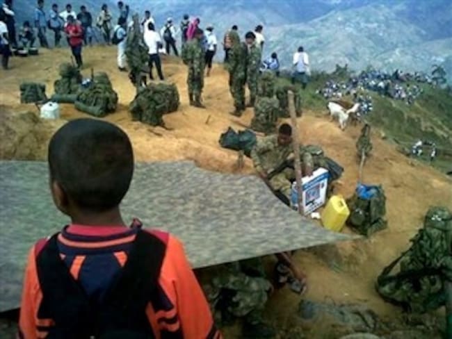 Nos trataron de manera muy humillante pero los militares se han portado a la altura: uniformado