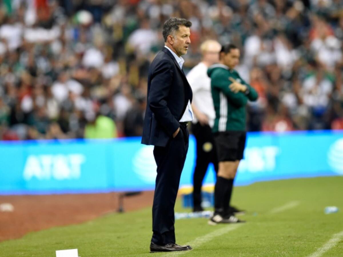 "Fuera Osorio", coreó el estadio Azteca en la despedida de México