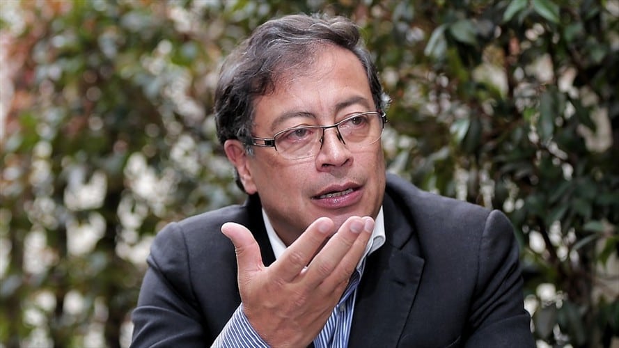 Gustavo Petro dijo no conocer la decisión del Club Campestre de Medellín de cancelar una reunión con uno de sus socios. Foto: Colprensa