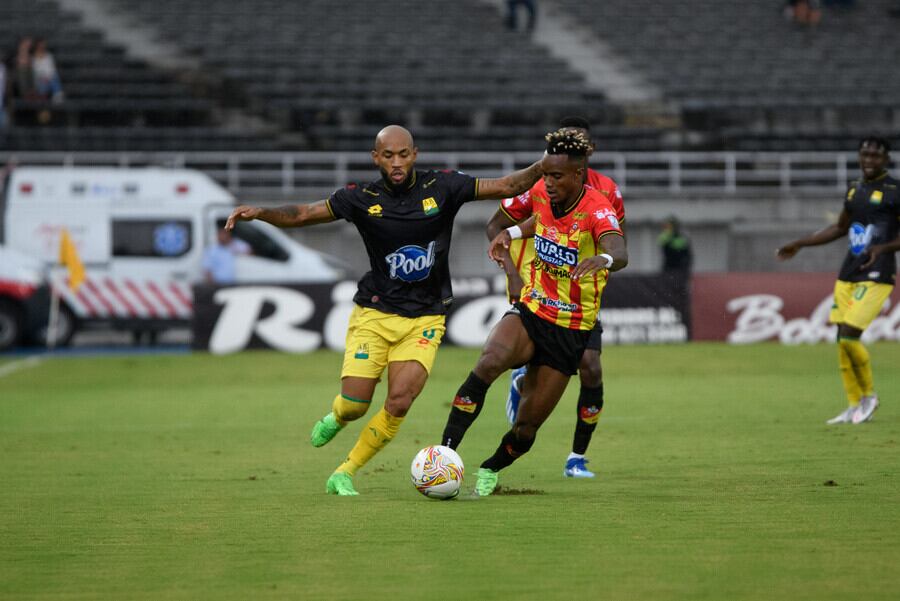 Duelo de Liga entre Deportivo Pereira y Atlético Bucaramanga / Colprensa
