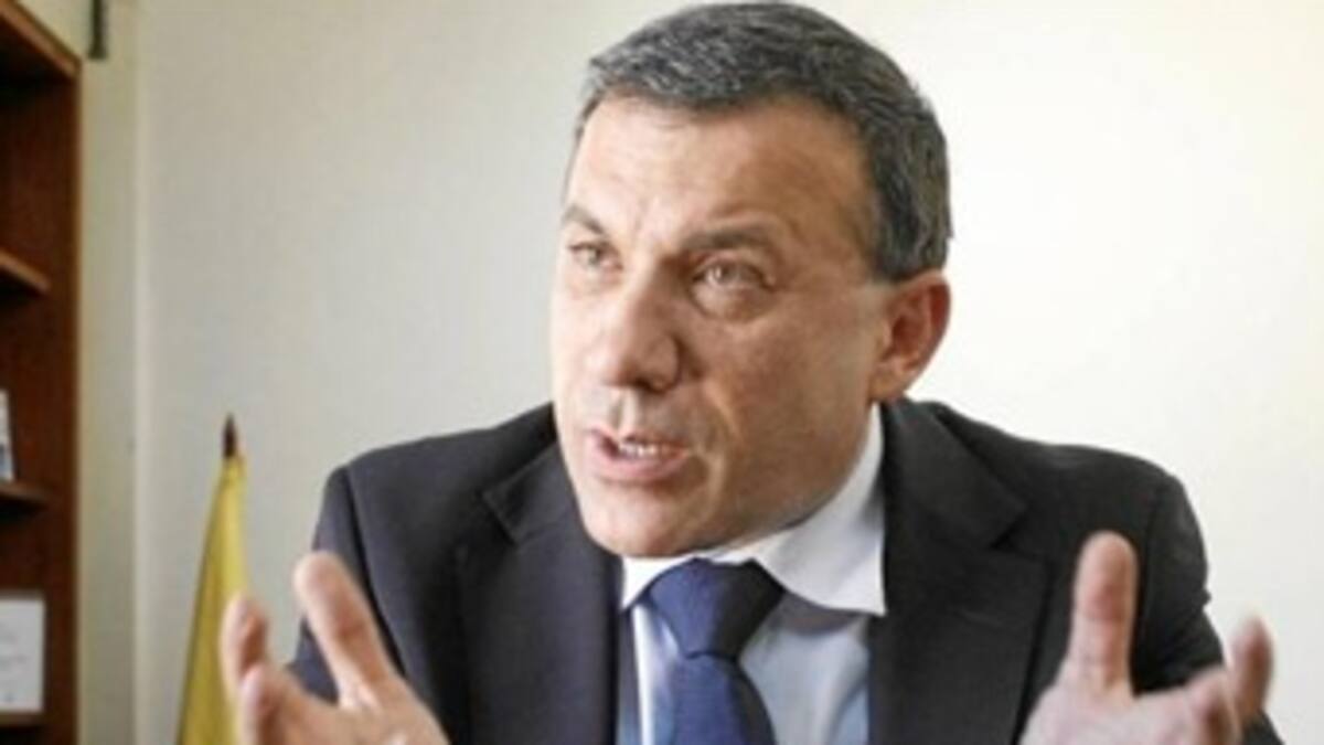 Roy Barreras prepara su defensa frente demanda contra su investidura