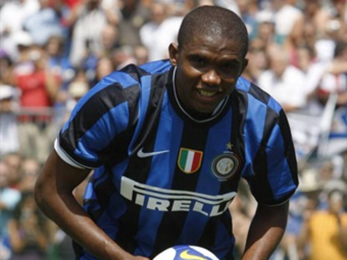 Samuel Eto'o firmó contrato con el Anzhí ruso