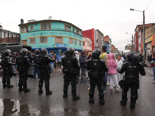 Operativos en pagadiarios en Bogotá: incautaron armas, drogas y objetos robados