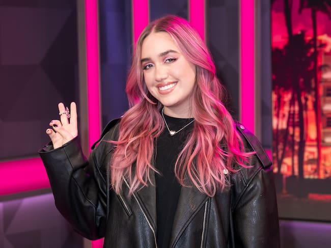 MIAMI BEACH, FLORIDA - FEBRUARY 11: Colombian singer and songwriter Ela Taubert visits SiriusXM Studios on February 11, 2025 in Miami Beach, Florida. (Photo by Jason Koerner/Getty Images)