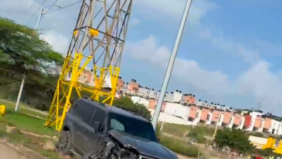 Camioneta accidentada sobre el Anillo Vial Oriental de Cúcuta pertenece a la Policía Metropolitana
