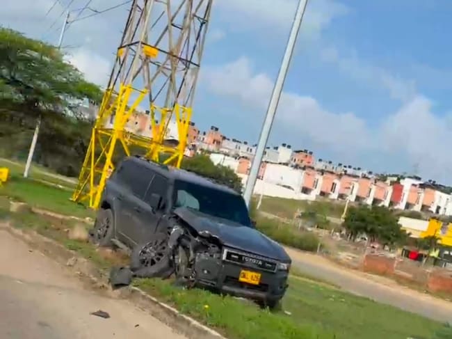 Camioneta accidentada sobre el Anillo Vial Oriental de Cúcuta pertenece a la Policía Metropolitana. / Foto: Cortesía.