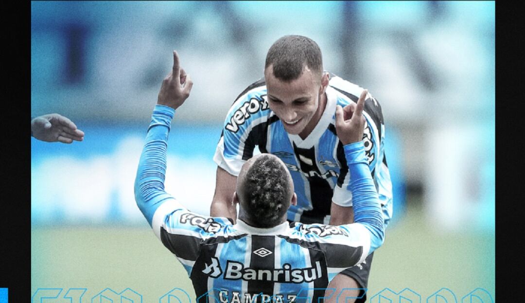 Jaminton Campaza festeja su gol olímpico con el Gremio.