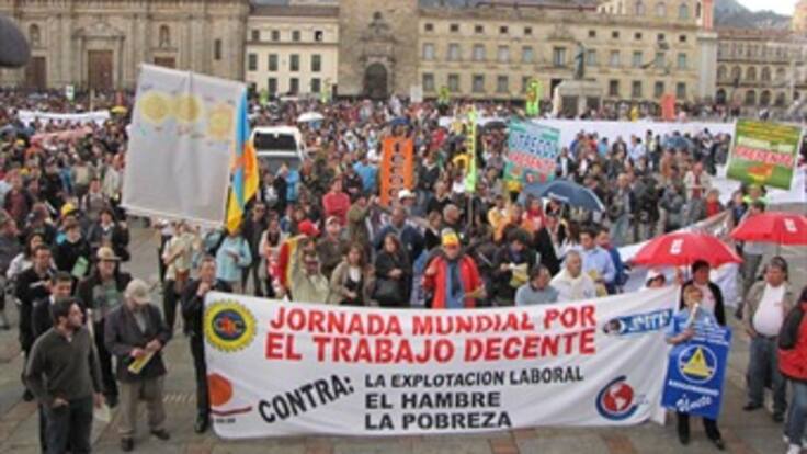 Cerca de mil personas participaron en la marcha por el trabajo digno en Bogotá