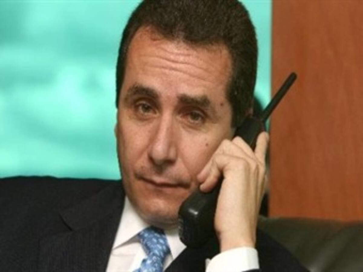 Testigo presenta pruebas que parcialmente no involucran a Bernardo Moreno en 'chuzadas'