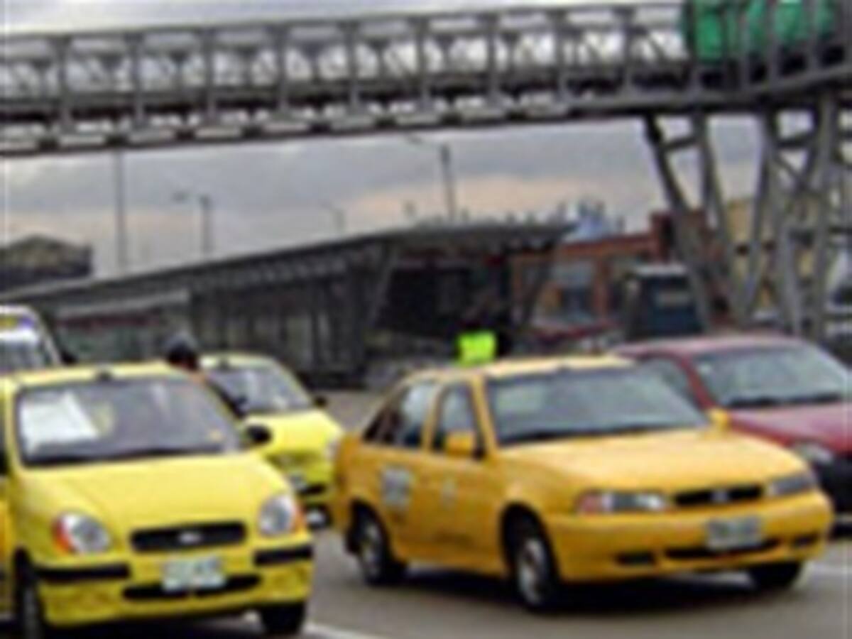 El Gobernador de Cundinamarca urge acuerdo para permitir entrada de taxistas de Soacha a Bogotá