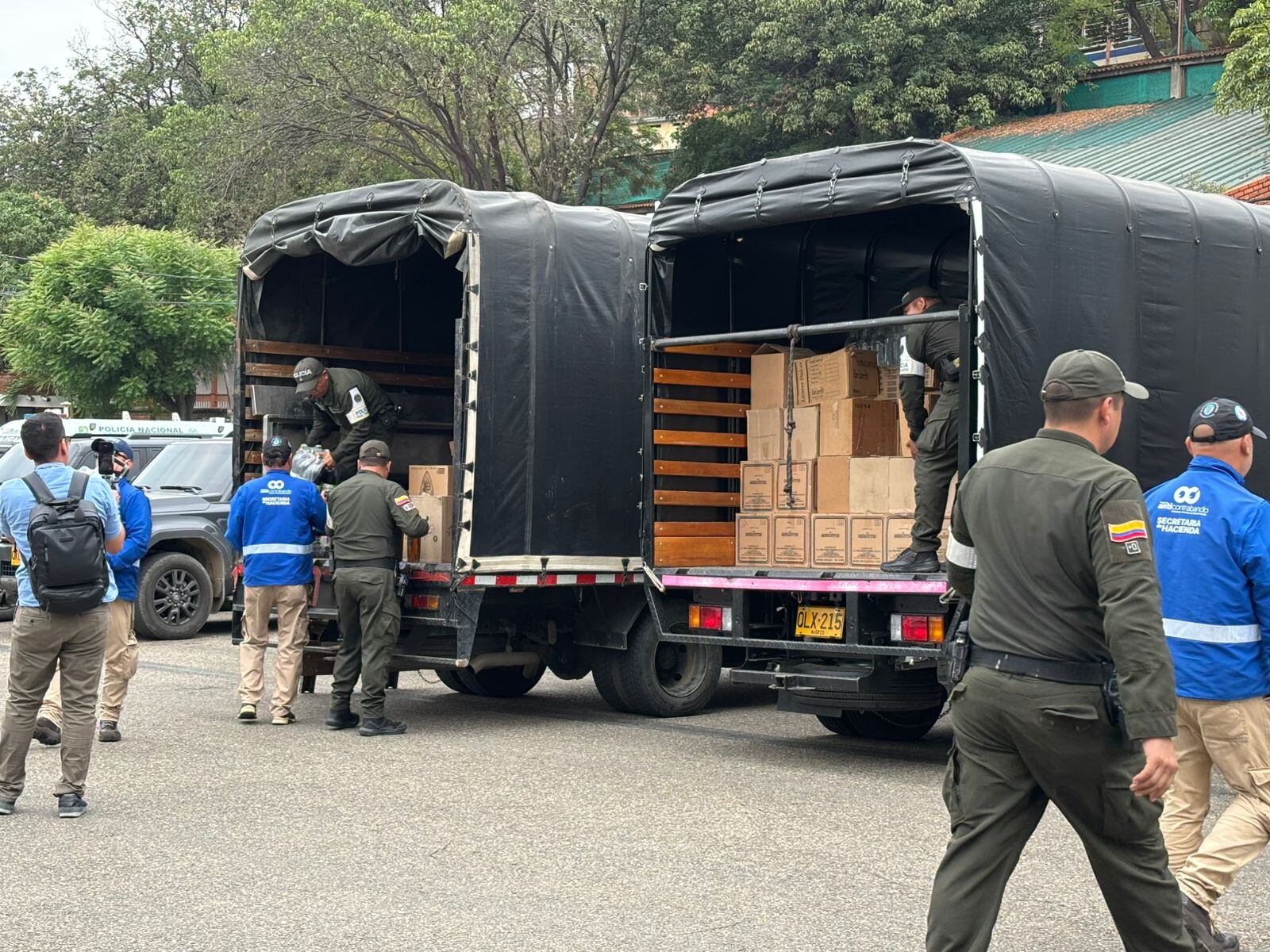 Incautan 8.500 botellas de licor de contrabando en Villa del Rosario. / Foto: Cortesía.