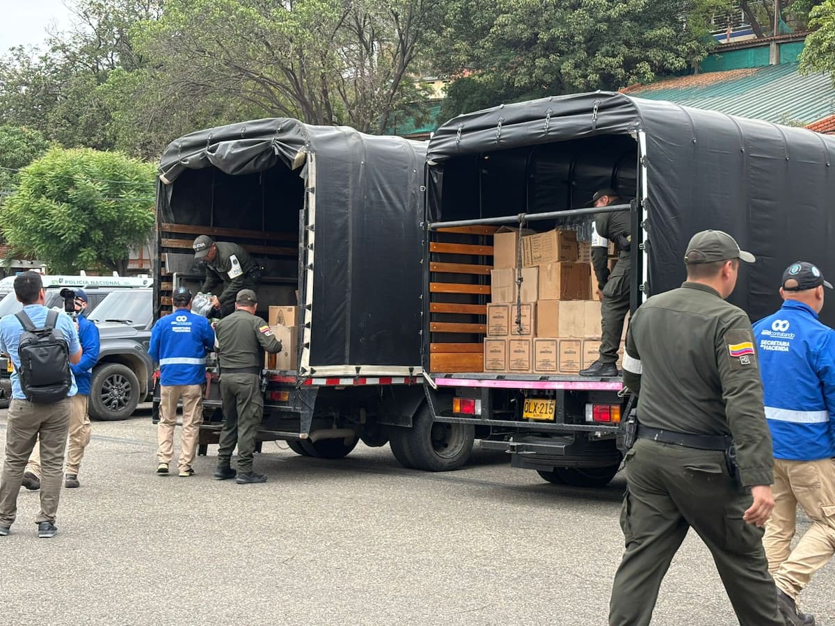 Incautan 8.500 botellas de licor de contrabando en Villa del Rosario