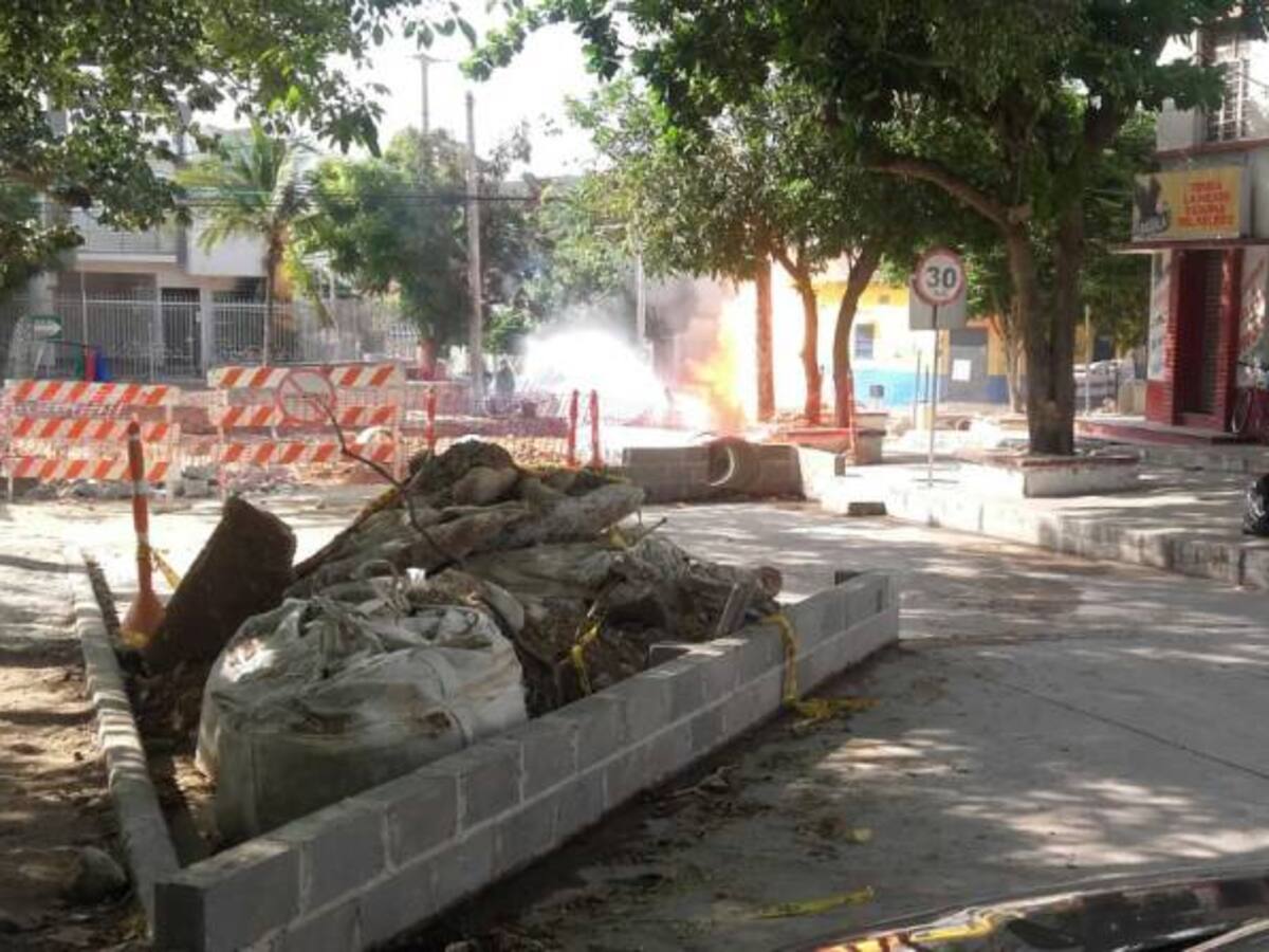 Emergencia por explosión de tubería de gas en Barranquilla