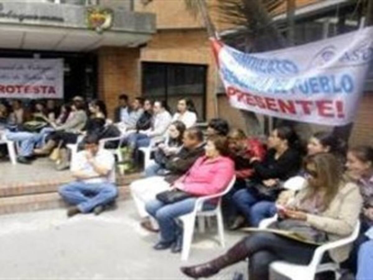 Congreso apoya propuesta de no pagar salarios a trabajadores judiciales en paro