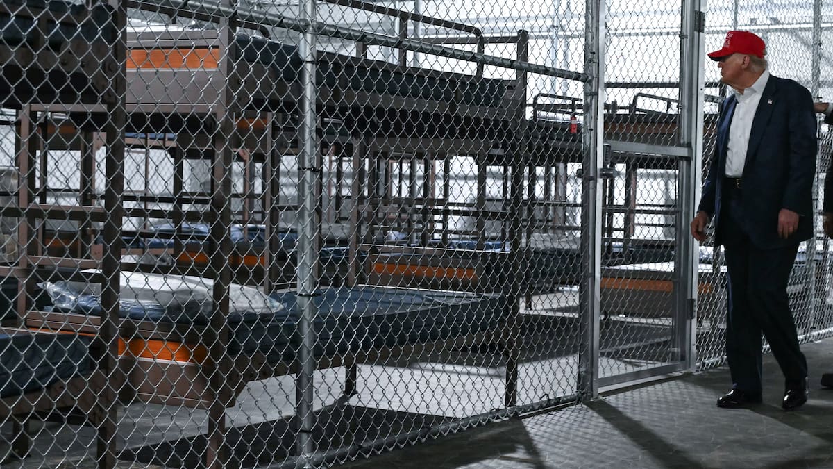 Ordenan el cierre del centro de detención de migrantes Alligator Alcatraz en Florida, EE.UU.