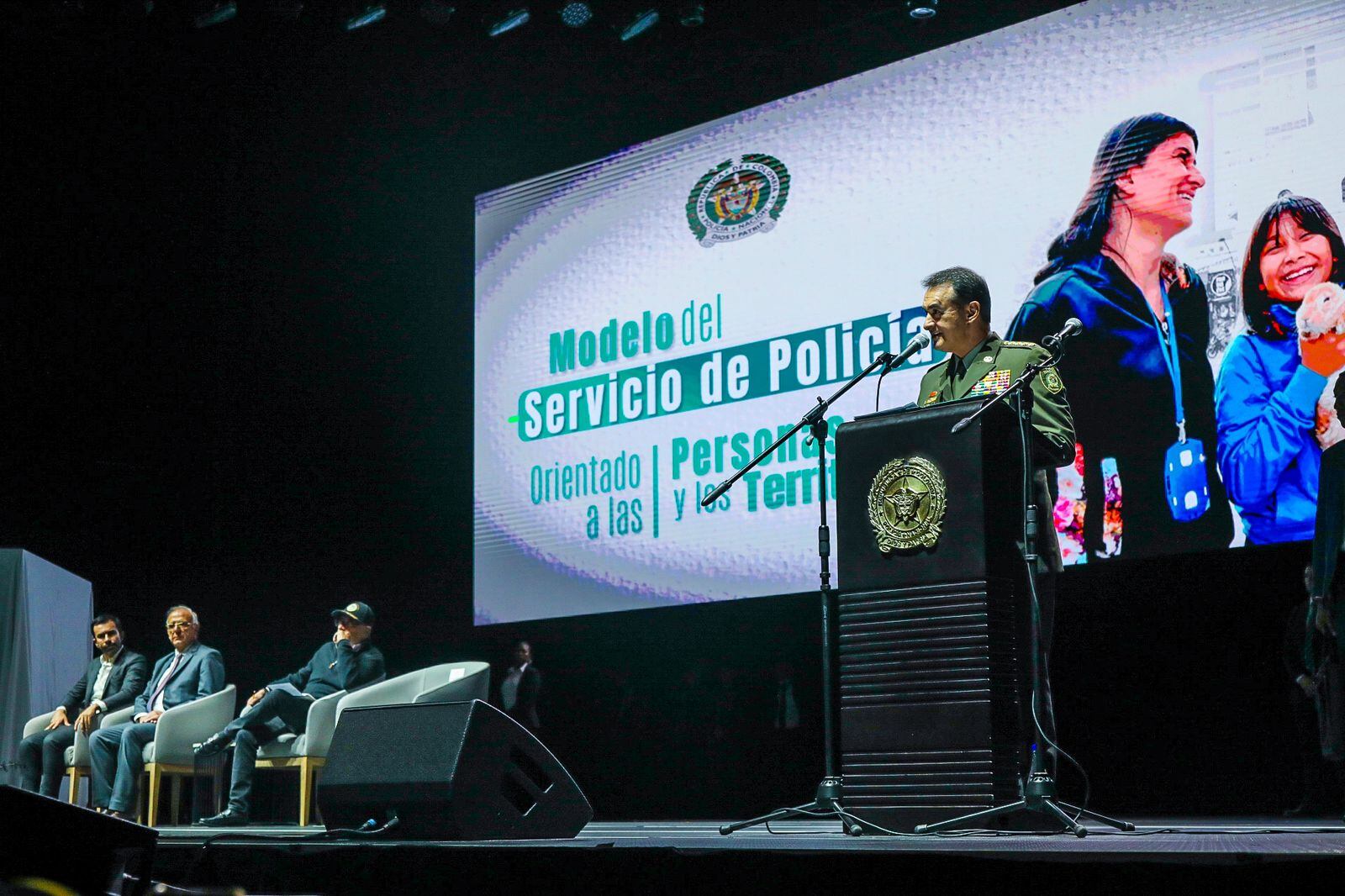 General William Salamanca presentando en Bogotá el nuevo Modelo de Servicio de Policía. Cortesía.