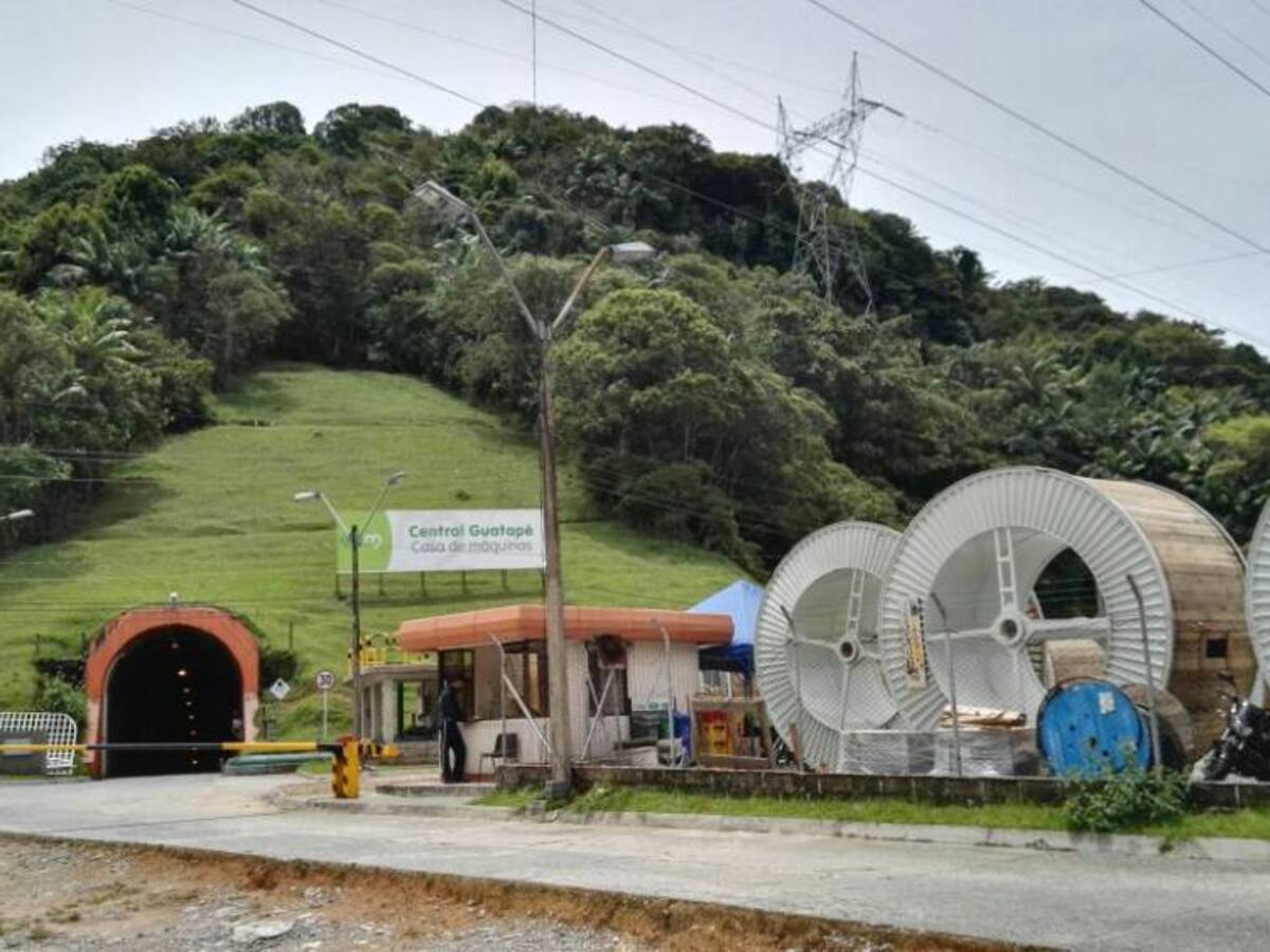 Ingeniero mexicano y trabajador de EPM heridos durante reparación de la central de Guatapé
