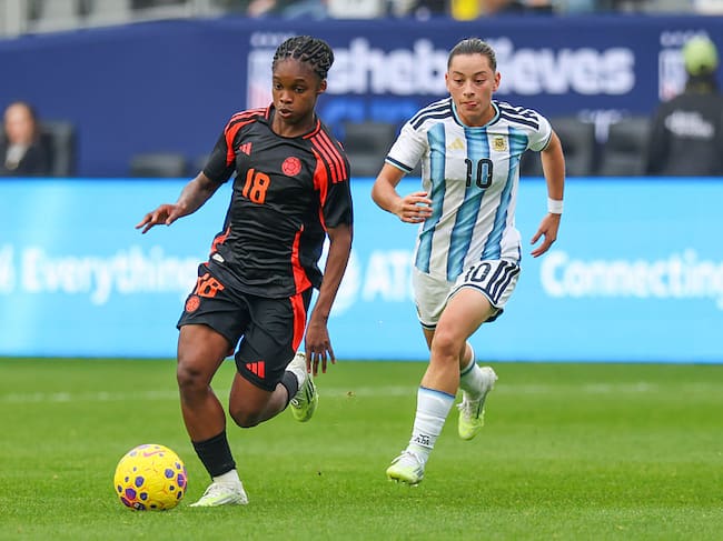 Resumen y gol de Argentina 0-1 Colombia / (Photo by Roger Wimmer/ISI Photos/ISI Photos via Getty Images)