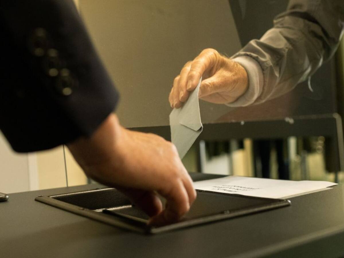 En Santa Marta un hombre 'depositó' su voto con un polémico acto obsceno